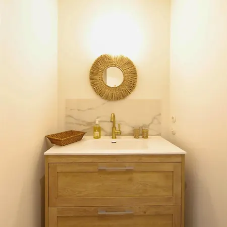 Palmira De Standing En Duplex Avec Jacuzzi A 2 Mn De La Hyères