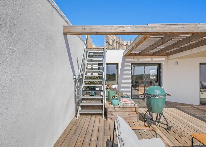 Palmira De Standing En Duplex Avec Jacuzzi A 2 Mn De La Hyères