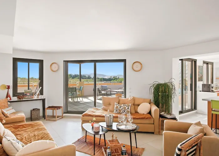 Palmira De Standing En Duplex Avec Jacuzzi A 2 Mn De La Hyères